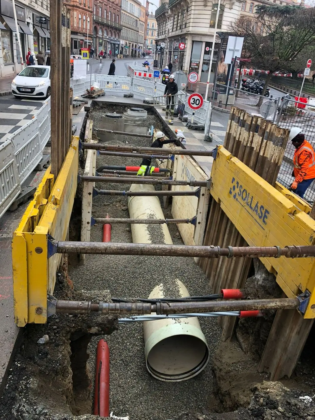 Réseaux pluvial et assainissement en centre-ville, rue de Metz